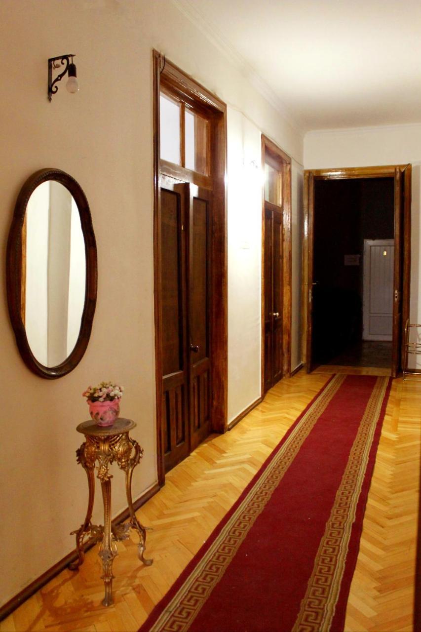 Colors Hostel Tbilisi Ngoại thất bức ảnh